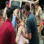 कांग्रेस-बीजेपी प्रदर्शन…12 आंदोलनकारियों पर पुलिस ने दर्ज किया केस:कांग्रेस नेताओं ने पुलिसकर्मियों पर किया हमला, 16 अधिकारी-कर्मचारी घायल; देर रात कमिश्नर शुक्ला पहुंचे अस्पताल