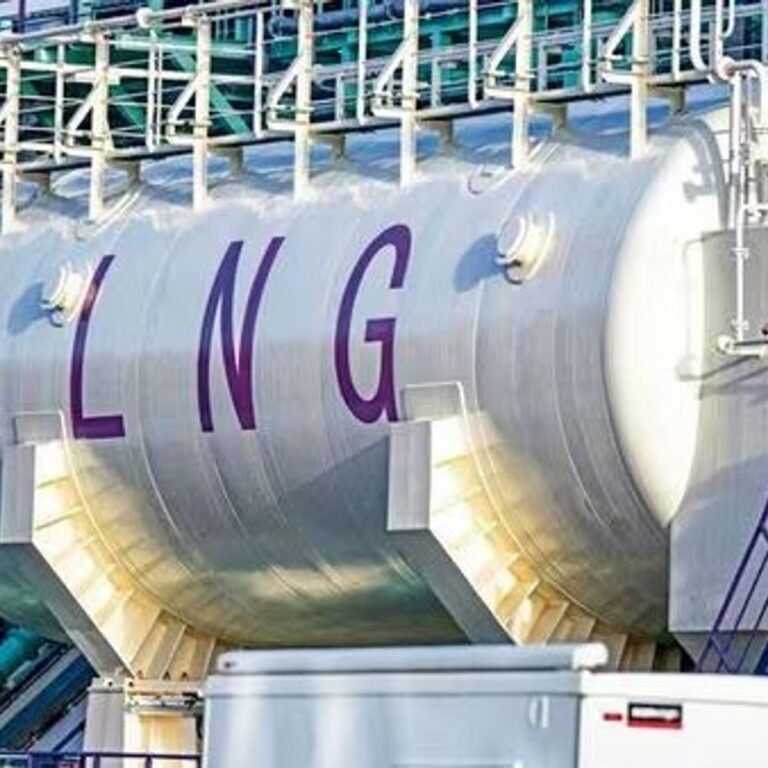 सरकार ने LNG सप्लाई पर लगी रोक हटाईं:अमेरिका-ईरान जंग रुकने से स्ट्रेट ऑफ हॉर्मुज से शिपमेंट शुरू, इससे इंडस्ट्रीज को राहत मिलेगी