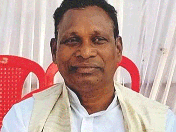 छत्तीसगढ़ कांग्रेस के आदिवासी नेताओं का दिल्ली में डेरा:PCC अध्यक्ष पद को लेकर अमरजीत-कवासी समेत कई दावेदार, हाईकमान से मुलाकातों का दौर