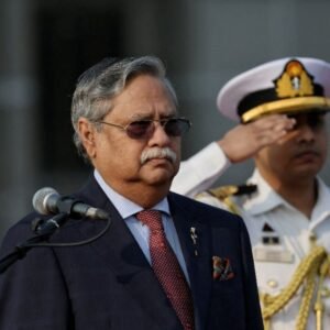 बांग्लादेश के राष्ट्रपति ने इस्तीफा दिया:कहा- बीमार हूं, कई बार बेहोश हो जाता हूं; दावा- शेख हसीना से बातचीत की जानकारी लीक हुई