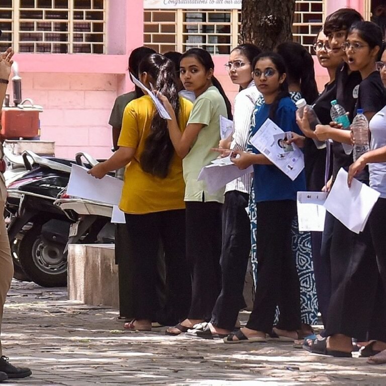 NEET में सफल होने वालों में करीब आधे OBC:हर दूसरा सफल छात्र इसी वर्ग से; SC परीक्षार्थी 63% और EWS 76% बढ़े