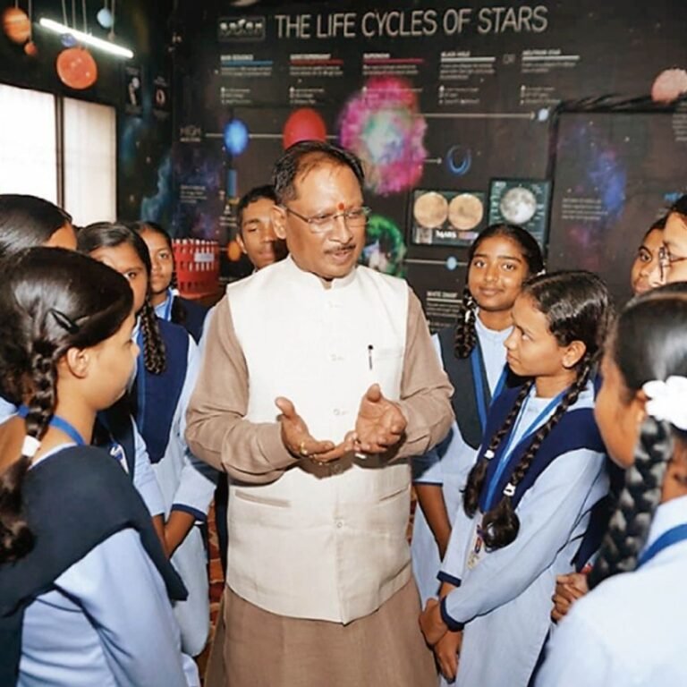 मुख्यमंत्री ने ऑडिटोरियम और एथलेटिक्स ट्रैक की घोषणा की:दुर्ग में नीट-जेईई छात्रों के लिए छात्रावास, आधुनिक कम्पोजिट कार्यालय भवन बनेगा