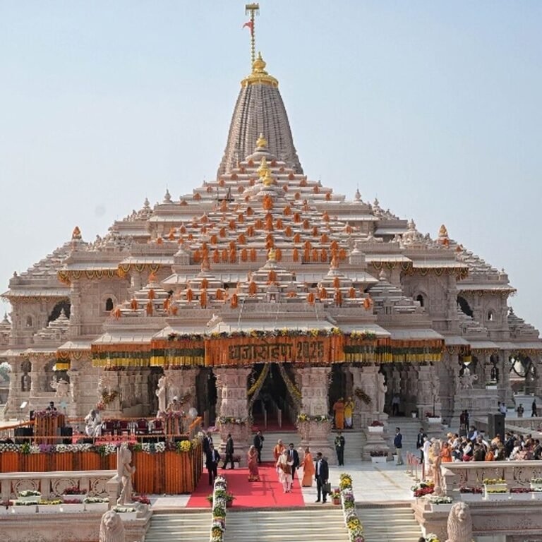 अयोध्या के राम मंदिर में निकली सीईओ की भर्ती:ग्रेजुएट्स को मौका, एज लिमिट 70 साल, 3 सदस्यीय समिति करेगी सिलेक्शन
