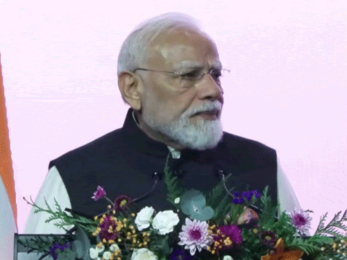 मोदी बोले- भारत-ऑस्ट्रेलिया का साथ बढ़ना जरूरी:इससे दोनों को फायदा; ऑस्ट्रेलियाई PM संग सेल्फी क्लिक कराई, आज 40 हजार भारतवंशियों को संबोधित करेंगे