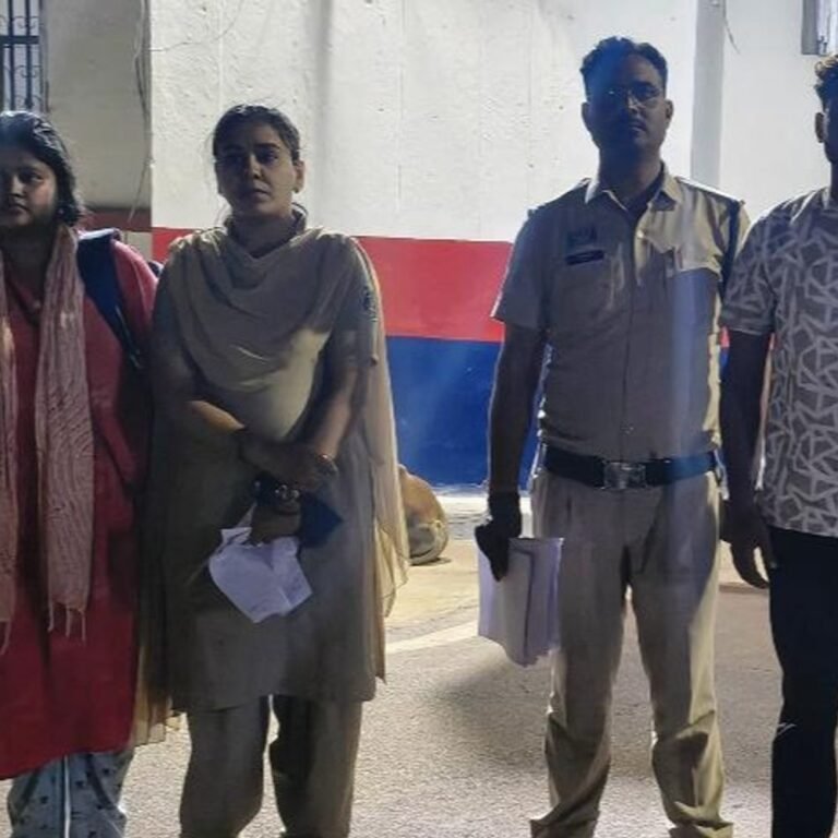 बॉयफ्रेंड को पैसों की जरूरत पड़ी तो गर्लफ्रेंड बनी चोर:2 साल से जिस घर में रही, वहीं से उड़ाए 24 हजार रुपए; दोनों गिरफ्तार