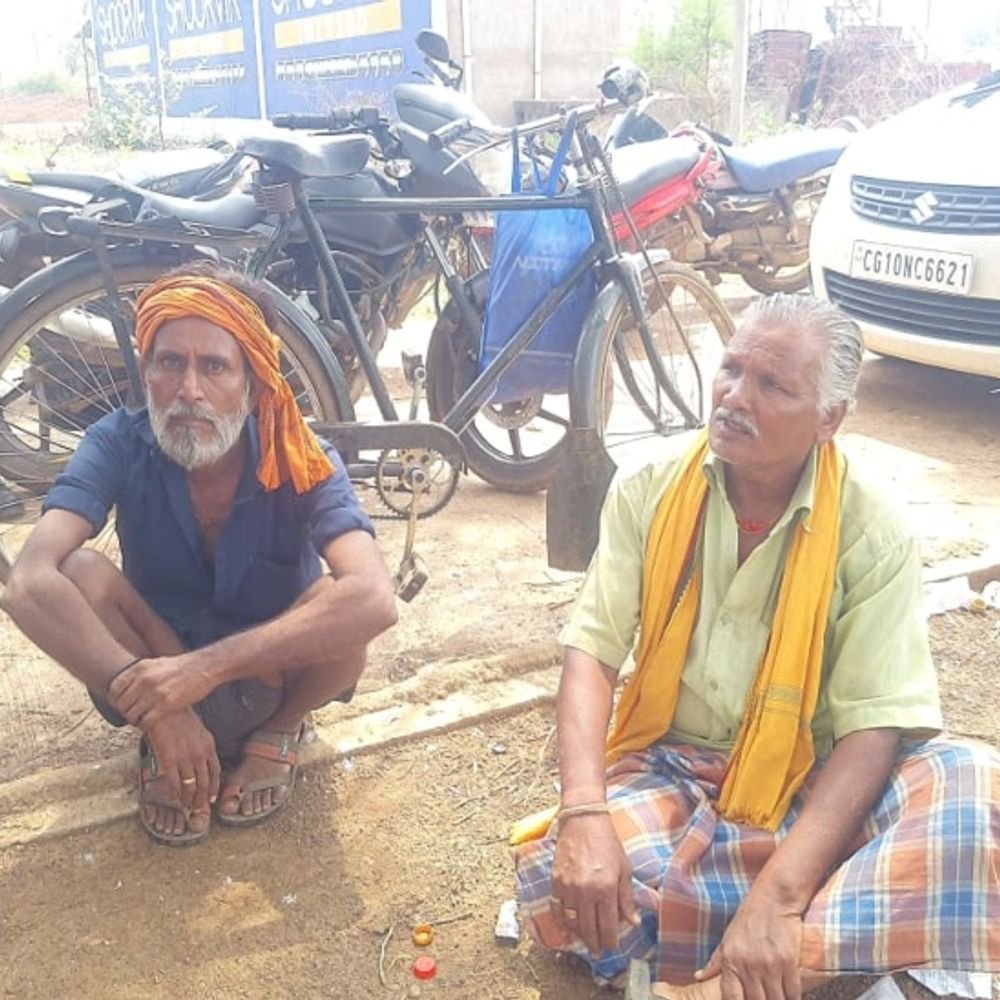 बेमेतरा में कथित गौमांस मिलने से हंगामा,दो आरोपी हिरासत में:बजरंग दल का आरोप- पॉलिथीन में बेचा जा रहा था मांस, 4 आरोपी फरार
