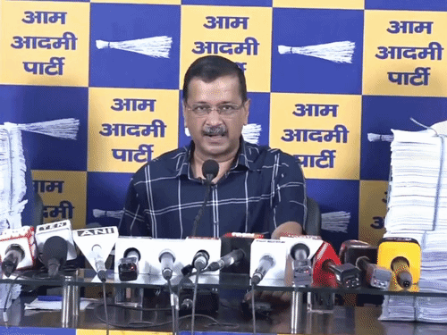 E20 पेट्रोल के खिलाफ केजरीवाल का PM आवास तक मार्च:दिल्ली पुलिस बोली- परमिशन नहीं; पूर्व CM का आरोप- सरकार ट्रम्प के दबाव में है