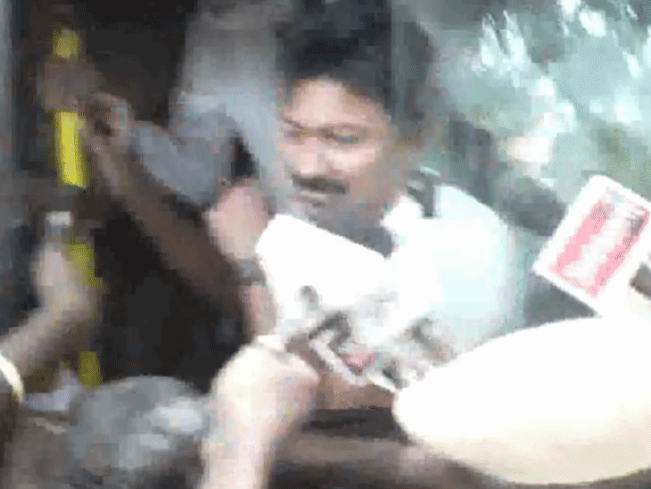तमिलनाडु के नेता विपक्ष उदयनिधि स्टालिन हिरासत में:केस भी दर्ज; एक्ट्रेस तृषा पर आपत्तिजनक टिप्पणी करने का आरोप